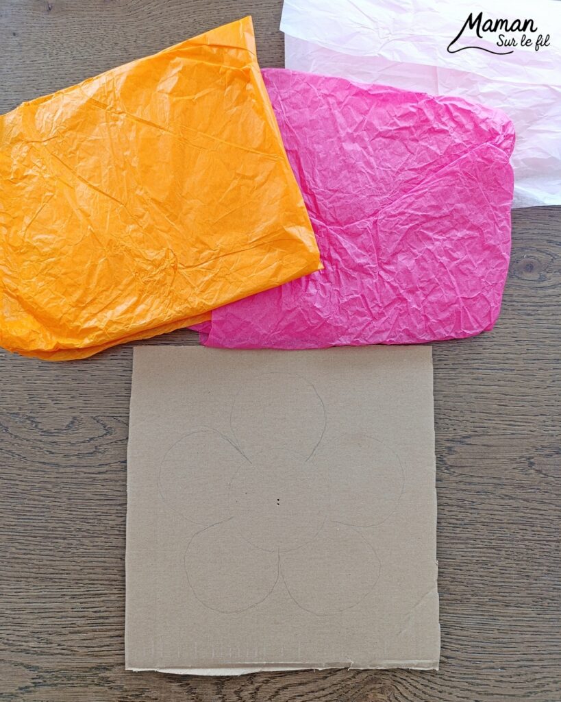 Fabriquer une fleur à offrir en carton et papier de soie : activité créative, collage, récup' et manuelle enfants - Recyclage, surcyclage de carton et de papiers de soie des colis - Boules de papier de soie froissé et collé - Tige avec branche d'arbre et message sur feuilles en papier - Colle vinylique - Cadeau DIY, fait maison à offrir - Bricolage facile et rigolo - Thème Saint Valentin, amour, amitié, coeurs, fête des mères, pères, grands-mères, grands-pères, à offrir, nature, printemps - Cadeau DIY - Bricolage et décoration sympa et facile - Arts visuels maternelle et élémentaire - Cycles 1 et 2 - Créativité - tutoriel photos et vidéo - mslf