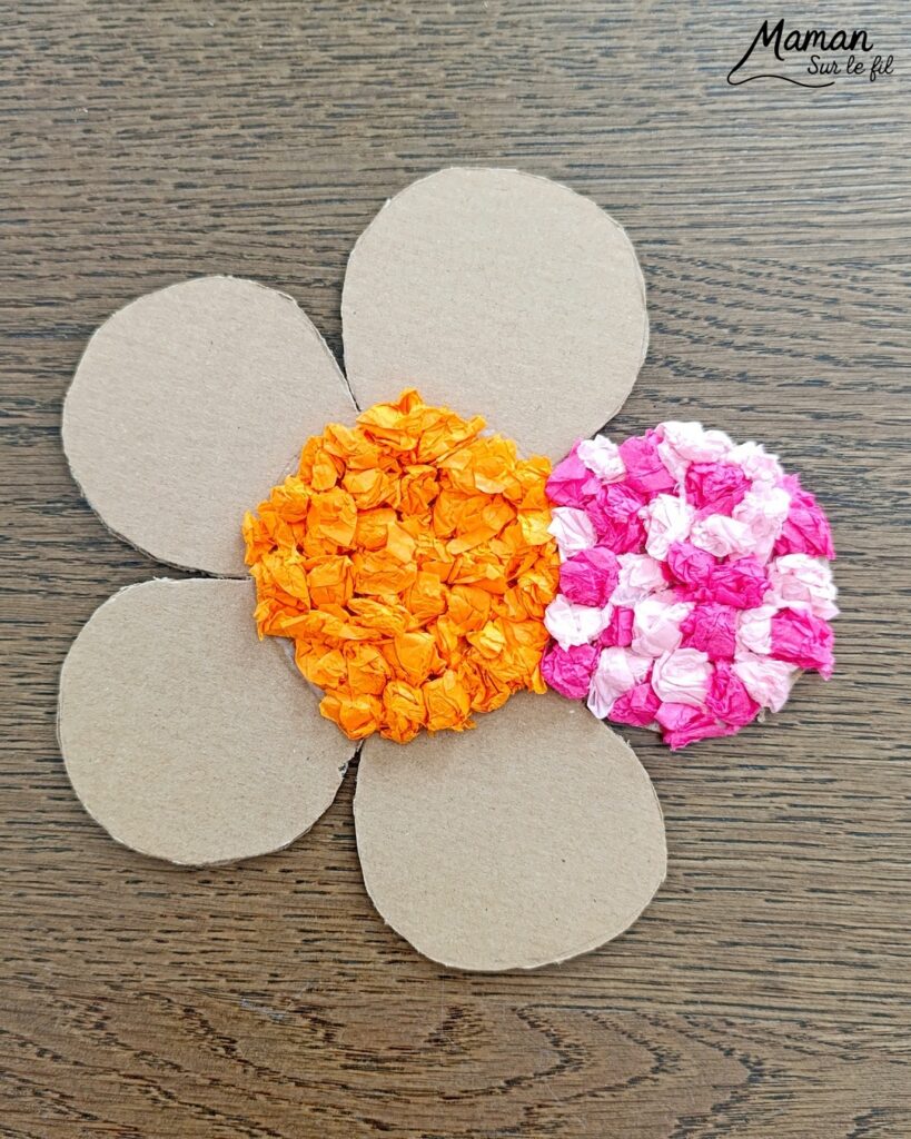 Fabriquer une fleur à offrir en carton et papier de soie : activité créative, collage, récup' et manuelle enfants - Recyclage, surcyclage de carton et de papiers de soie des colis - Boules de papier de soie froissé et collé - Tige avec branche d'arbre et message sur feuilles en papier - Colle vinylique - Cadeau DIY, fait maison à offrir - Bricolage facile et rigolo - Thème Saint Valentin, amour, amitié, coeurs, fête des mères, pères, grands-mères, grands-pères, à offrir, nature, printemps - Cadeau DIY - Bricolage et décoration sympa et facile - Arts visuels maternelle et élémentaire - Cycles 1 et 2 - Créativité - tutoriel photos et vidéo - mslf