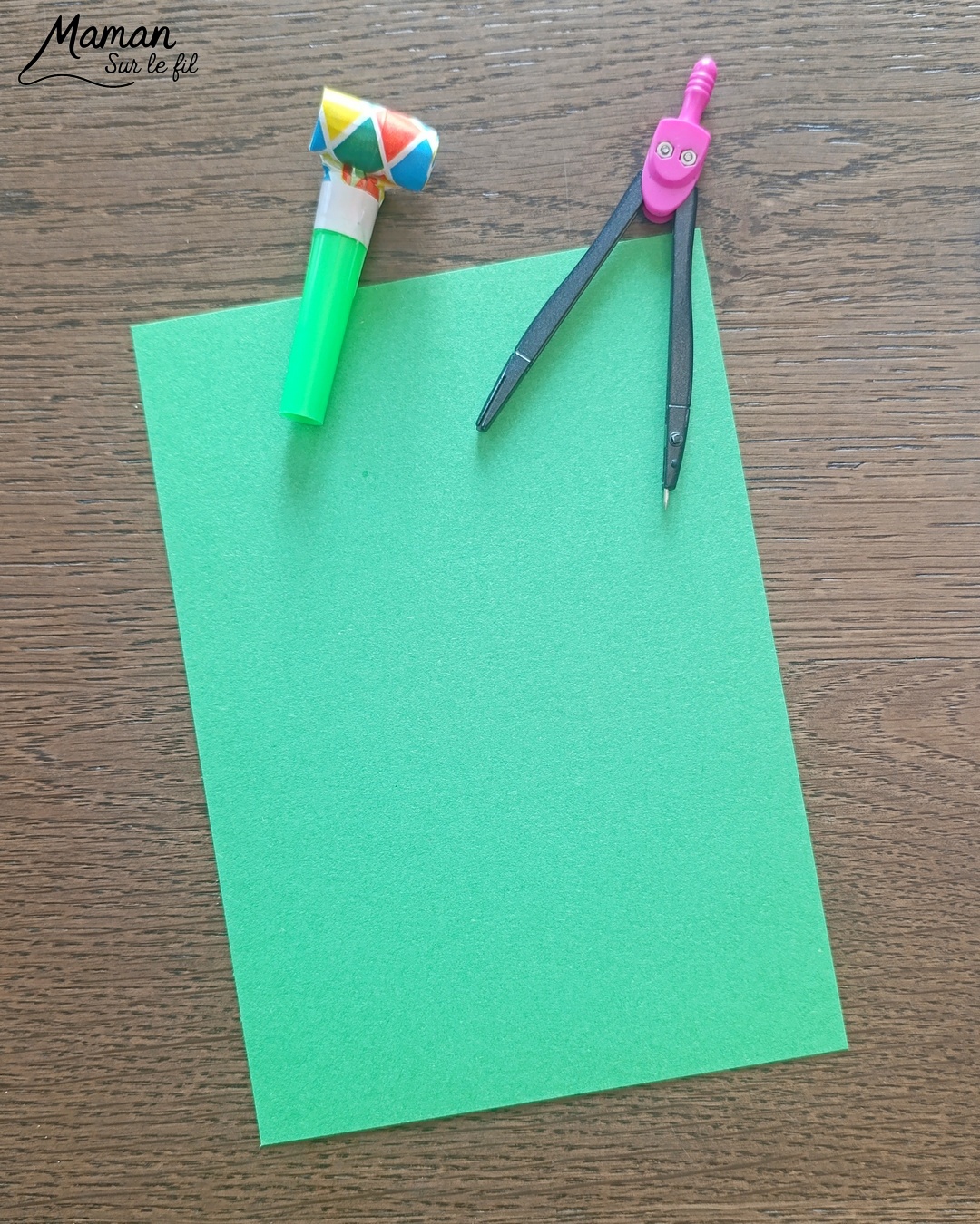 Fabriquer des grenouilles du carnaval qui tirent la langue et présentation du nouveau magazine Salamandre Junior : activité créative, collage et manuelle et lecture enfants - Fabriquer la grenouille avec des cercles de papier cartonné - Le système de langue est fait avec une langue de belle-mère ou mirliton - Magazine Salamandre Junior parfait pour 8 à 12 ans, amoureux de la nature et des animaux - Primaire et collège - 3 versions pour tout âge - Complet et qualitatif - Reportages, belles photos, BD, jeux, activités manuelles... - Bricolage et décoration DIY et facile - Bricolage Fait maison, décoration - Thème reptiles et batraciens, grenouilles et crapauds, carnaval, Mardi Gras - Bricolage sympa et facile - Arts visuels Maternelle et cycle 2 - Maternelle et élémentaire - Créativité et lecture jeunesse - Cycle 1 ou 2 - tutoriel photos et vidéo - mslf