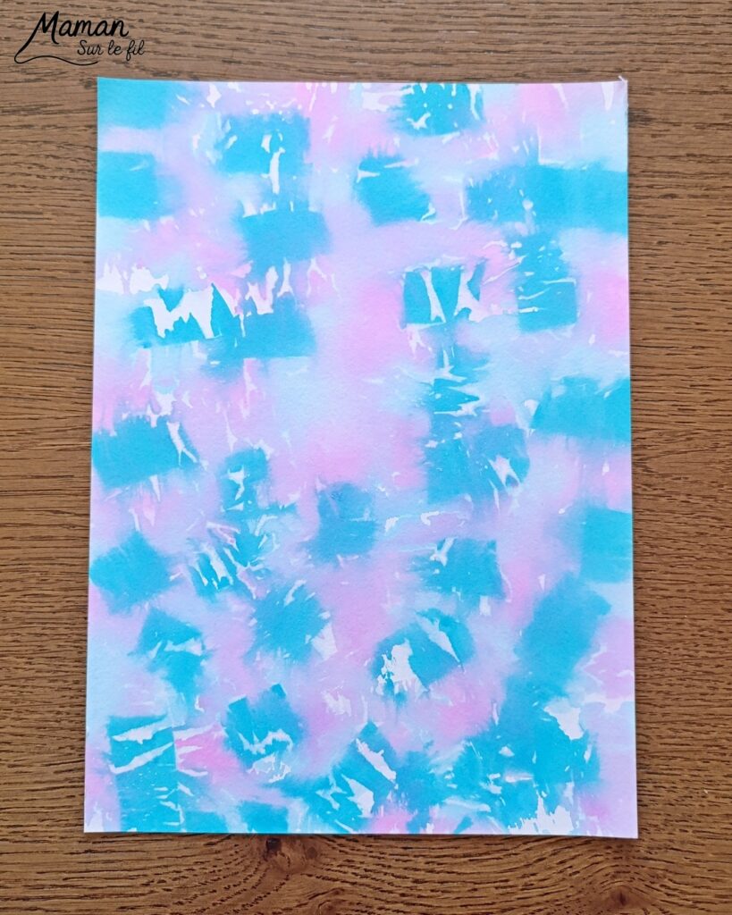 Créer un morse en origami sur fond au papier crépon : activité créative, récup' et manuelle enfants - Fond réalisé avec technique de peinture ludique : papier crépon découpé et eau - Recyclage, surcyclage de carton pour le morse en tangram - Géométrie, reproduction de modèles, dessin - Découpage, collage - - Bricolage facile et rigolo - Thème animaux du froid, de la banquise, neige, pôles, hiver - Bricolage et décoration sympa et facile - Arts visuels maternelle et élémentaire - Cycles 1 et 2 - Créativité - tutoriel photos - mslf