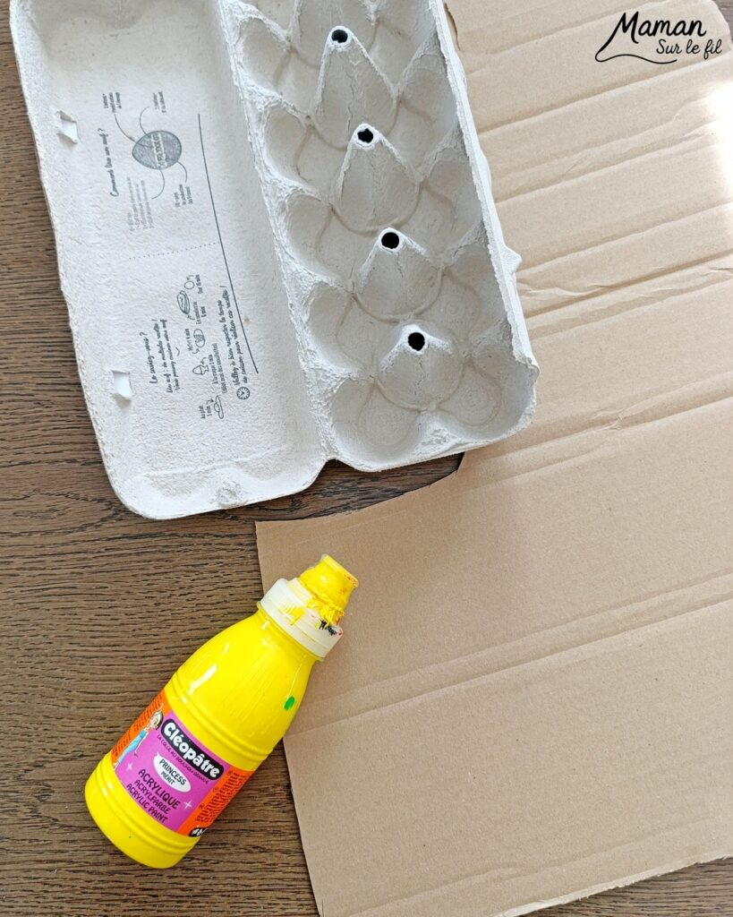 Fabriquer des jonquilles en récup' de carton et de boite à oeufs : activité créative, peinture et manuelle enfants - Recyclage, surcyclage de carton et de boites à oeufs - Découpage, peinture, collage - Cotons-tiges pour les pistils - Décoration DIY Fait maison - Cadeau DIY, fait maison à offrir - Bricolage facile - Thème fleurs, nature, printemps, fête des mères, grands-mères, saint-valentin, amour, amitié - Bricolage et décoration sympa et facile - Arts visuels maternelle et élémentaire - Cycles 1 et 2 - Créativité - tutoriel photos - mslf