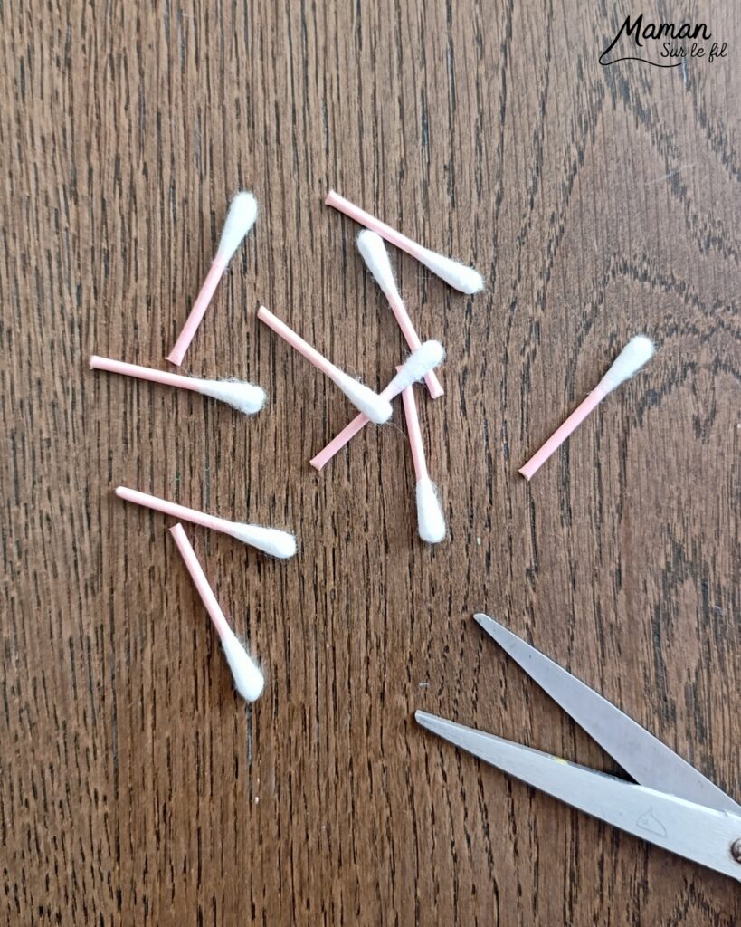 Fabriquer des jonquilles en récup' de carton et de boite à oeufs : activité créative, peinture et manuelle enfants - Recyclage, surcyclage de carton et de boites à oeufs - Découpage, peinture, collage - Cotons-tiges pour les pistils - Décoration DIY Fait maison - Cadeau DIY, fait maison à offrir - Bricolage facile - Thème fleurs, nature, printemps, fête des mères, grands-mères, saint-valentin, amour, amitié - Bricolage et décoration sympa et facile - Arts visuels maternelle et élémentaire - Cycles 1 et 2 - Créativité - tutoriel photos - mslf