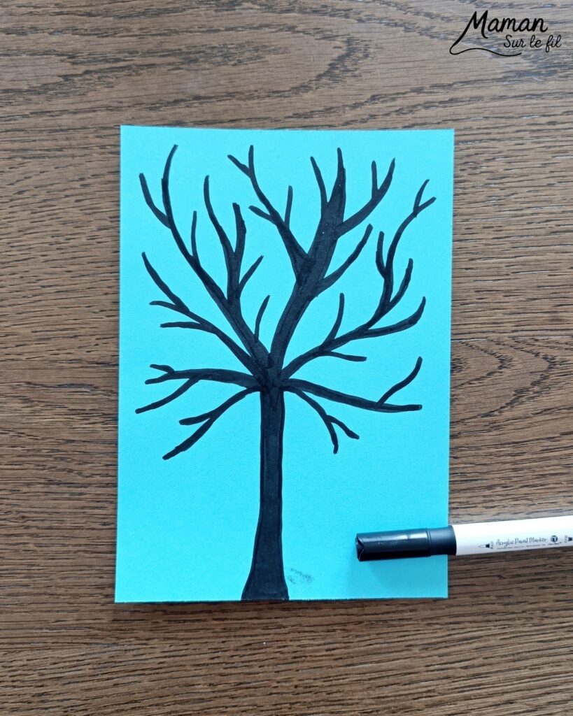 Arbre de printemps peint au papier aluminium : activité créative, peinture et manuelle enfants - Technique de peinture rigolote pour amener de la texture - Dessin au feutre noir pour tronc et branches - Papier aluminium froissé comme tampon - Couleurs printanières (rose, violet, blanc) - Bricolage sympa, rigolo et facile - Thème arbre, forêt, fleurs, nature, printemps - Bricolage et décoration sympa et facile - Arts visuels maternelle et élémentaire - Cycles 1 et 2 - Créativité - tutoriel photos et vidéo - mslf