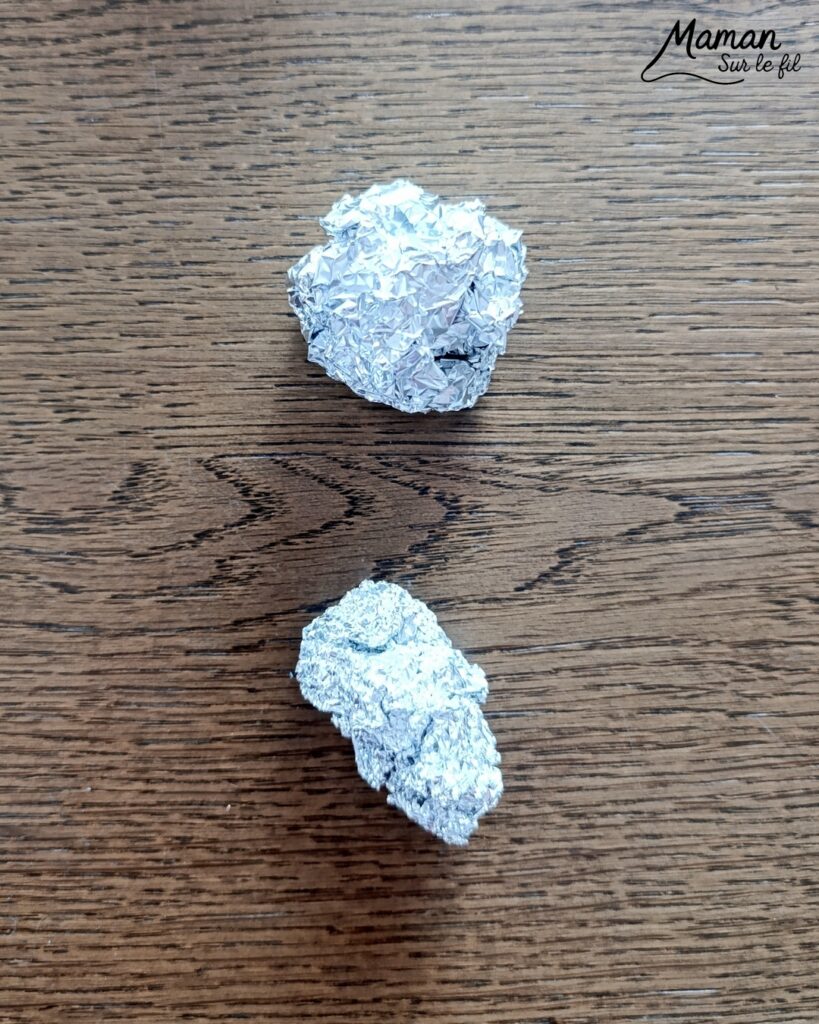 Arbre de printemps peint au papier aluminium : activité créative, peinture et manuelle enfants - Technique de peinture rigolote pour amener de la texture - Dessin au feutre noir pour tronc et branches - Papier aluminium froissé comme tampon - Couleurs printanières (rose, violet, blanc) - Bricolage sympa, rigolo et facile - Thème arbre, forêt, fleurs, nature, printemps - Bricolage et décoration sympa et facile - Arts visuels maternelle et élémentaire - Cycles 1 et 2 - Créativité - tutoriel photos et vidéo - mslf