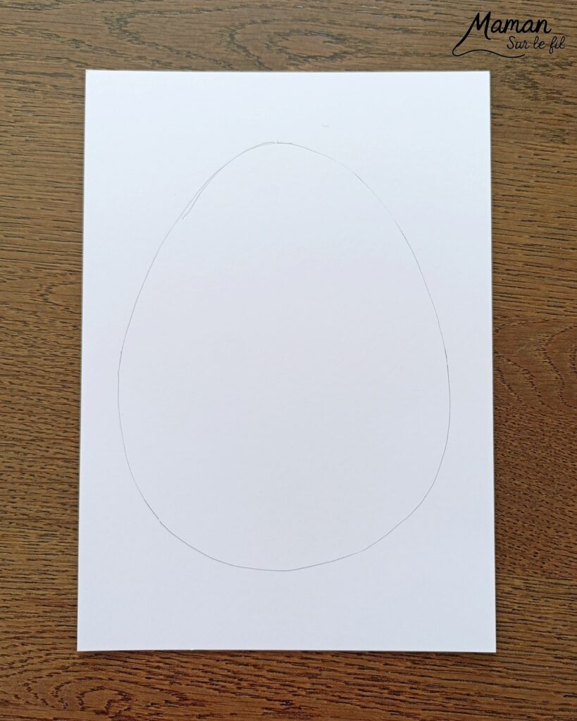 Peindre un oeuf de Pâques avec des empreintes de gommettes en mousse : activité créative, peinture et manuelle enfants - Fond en peinture en spray - Pulvérisation de peinture - Couleurs vives pour contraste avec le noir - Collage de gommettes épaisses en mousse pour créer l'oeuf de Pâques - Peinture noir pour utiliser comme tampon - Décoration DIY Fait maison - Bricolage facile - Thème Pâques, gourmandises, chocolat, oeufs - Bricolage et décoration sympa et facile - Arts visuels maternelle et élémentaire - Cycles 1 et 2 - Créativité - tutoriel photos et vidéo - mslf