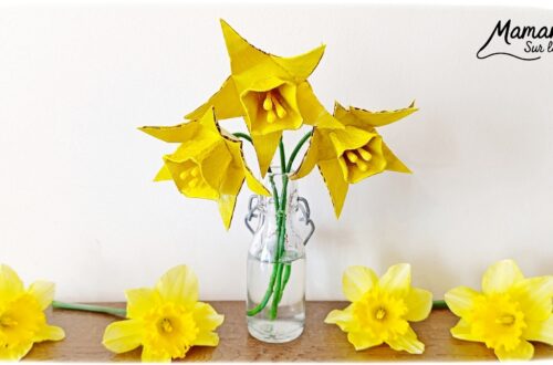 Fabriquer des jonquilles en récup' de carton et de boite à oeufs : activité créative, peinture et manuelle enfants - Recyclage, surcyclage de carton et de boites à oeufs - Découpage, peinture, collage - Cotons-tiges pour les pistils - Décoration DIY Fait maison - Cadeau DIY, fait maison à offrir - Bricolage facile - Thème fleurs, nature, printemps, fête des mères, grands-mères, saint-valentin, amour, amitié - Bricolage et décoration sympa et facile - Arts visuels maternelle et élémentaire - Cycles 1 et 2 - Créativité - tutoriel photos - mslf