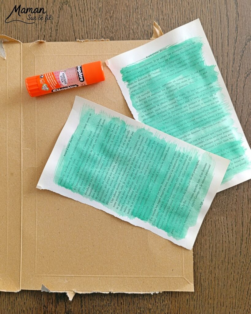 Fabriquer des carottes avec les pages d'un vieux livre : activité créative, peinture, récup' et manuelle enfants - Recyclage, surcyclage d'un livre abîmé - Peinture orange et verte - Récup' de carton pour consolider - Découpage, collage - Cordelettes pour le bas de la carotte - Décoration DIY Fait maison - Bricolage facile et rapide - Thème fruits et légumes, potager, jardinage, nature, printemps - Bricolage et décoration sympa et facile - Arts visuels maternelle et élémentaire - Cycles 1 et 2 - Créativité - tutoriel photos - mslf