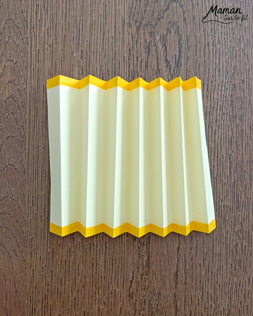 Fabriquer des éventails ronds en papier Citron et Orange : activité créative, pliage, dessin et manuelle enfants - Découpage et pliage de papier en accordéon - Dessin des détails au feutre - Poignée, manipulation avec des bâtonnets de glace en bois - Peinture, récup, recyclage et surcyclage - Bricolage Citron et orange - Fruits d'été et du printemps - Décoration DIY Fait maison - Cadeau à offrir - Bricolage facile et rapide - Thème fruits et légumes, potager, jardinage, nature, printemps, été - Bricolage et décoration sympa et facile - Arts visuels maternelle et élémentaire - Cycles 1 et 2 - Créativité - tutoriel photos et vidéo - mslf