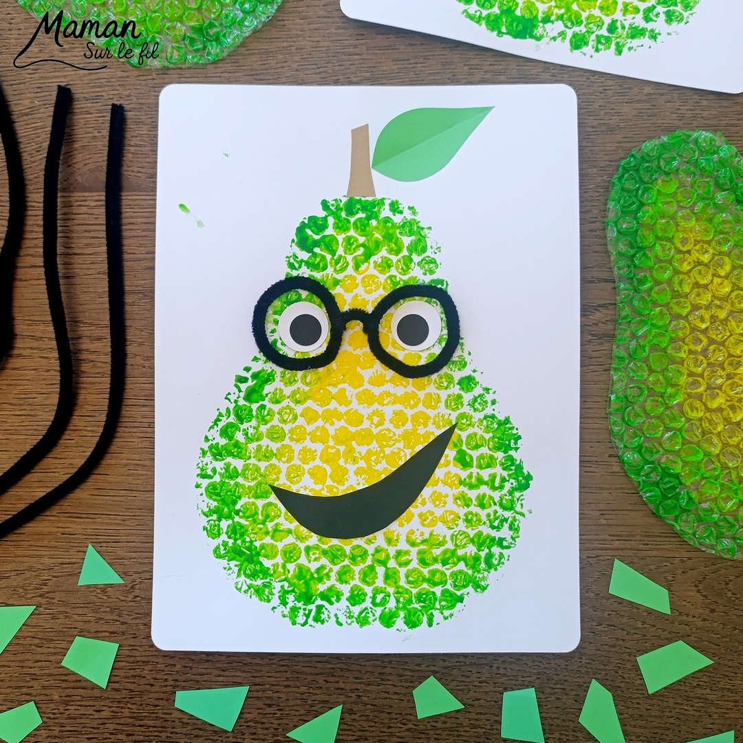 Peindre une poire rigolote avec du papier à bulles : activité créative, peinture et manuelle enfants - Technique de peinture ludique et dégradé de couleurs - Visage rigolo avec découpage et collage de papier - Lunettes en fil chenille - Bricolage - Fruits du printemps - Décoration DIY Fait maison - Bricolage facile et rapide - Thème fruits et légumes, potager, jardinage, nature, printemps, automne, hiver - Bricolage et décoration sympa et facile - Arts visuels maternelle et élémentaire - Cycles 1 et 2 - Créativité - tutoriel photos et vidéo - mslf