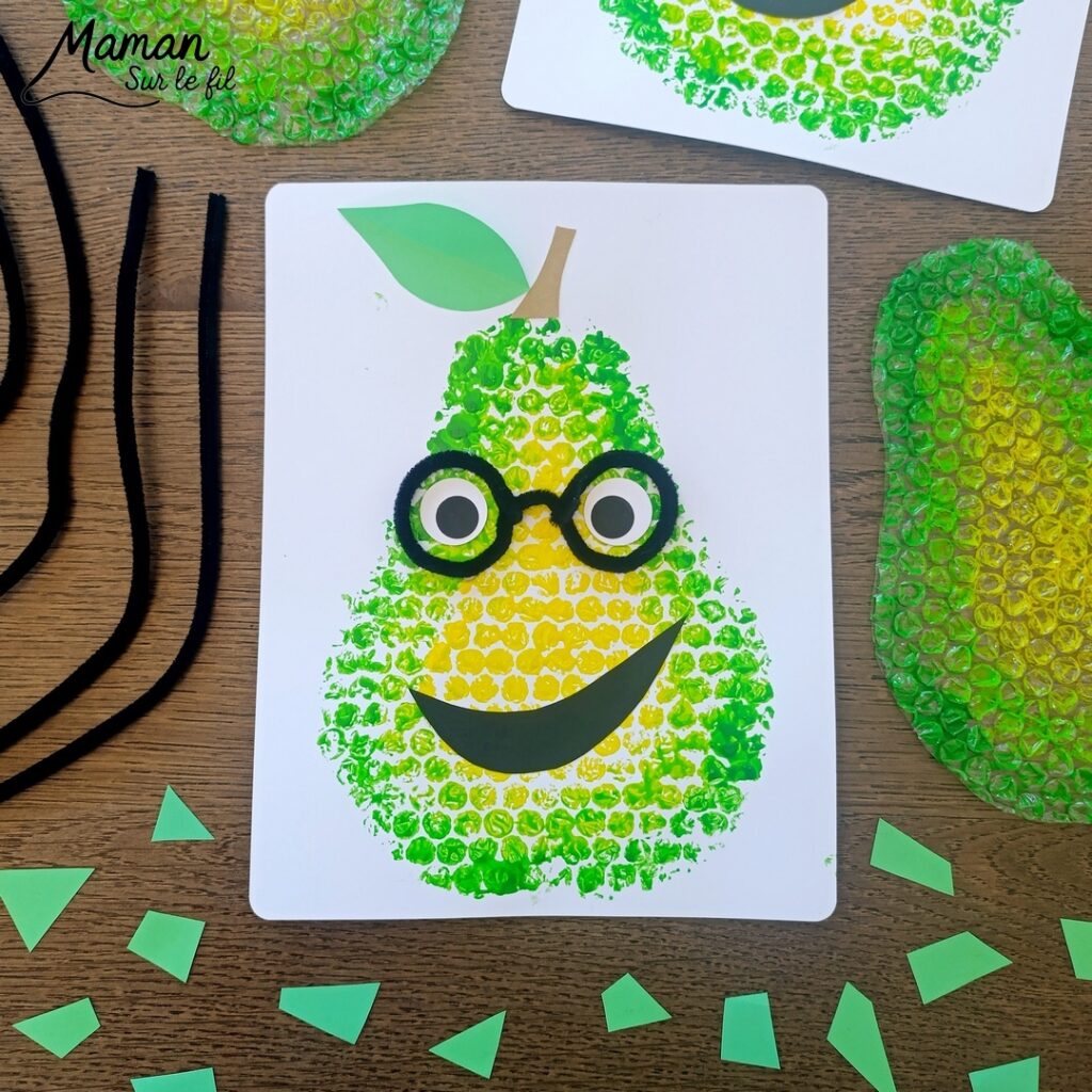 Peindre une poire rigolote avec du papier à bulles : activité créative, peinture et manuelle enfants - Technique de peinture ludique et dégradé de couleurs - Visage rigolo avec découpage et collage de papier - Lunettes en fil chenille - Bricolage - Fruits du printemps - Décoration DIY Fait maison - Bricolage facile et rapide - Thème fruits et légumes, potager, jardinage, nature, printemps, automne, hiver - Bricolage et décoration sympa et facile - Arts visuels maternelle et élémentaire - Cycles 1 et 2 - Créativité - tutoriel photos et vidéo - mslf