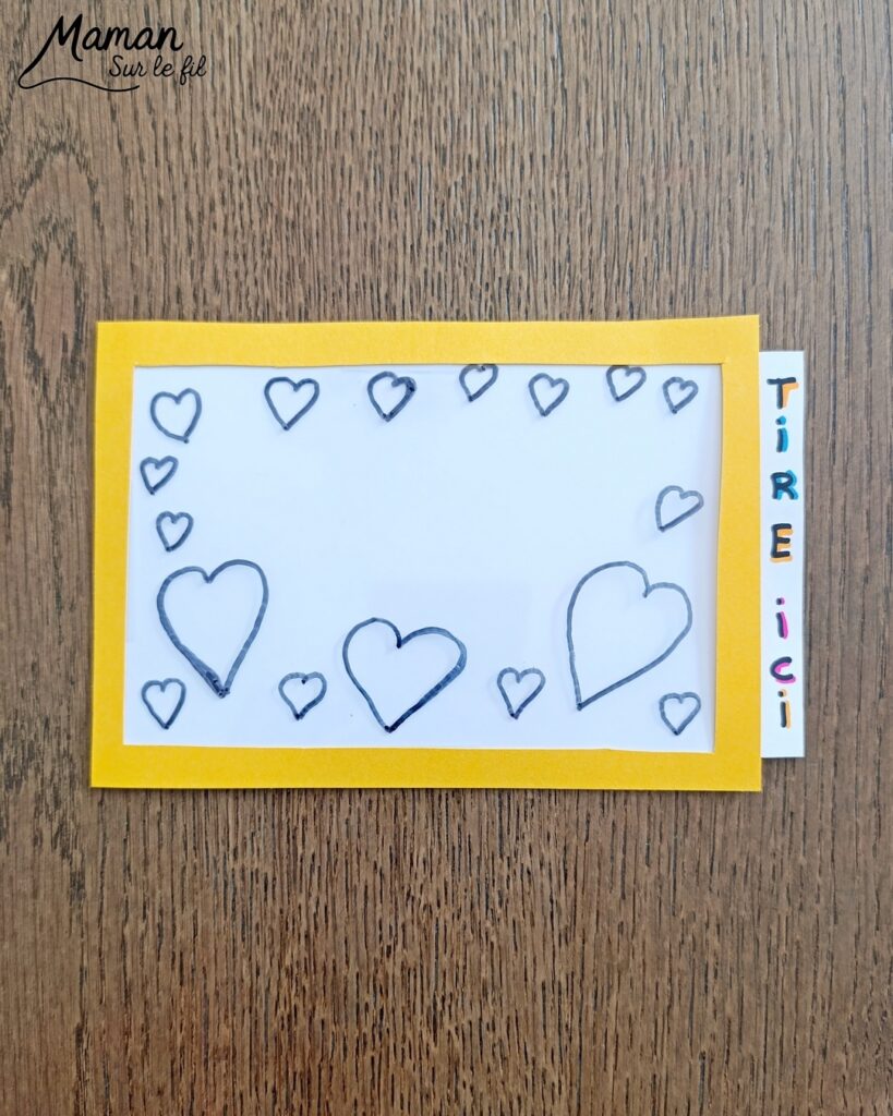 Créer une carte magique pour la fête des mères : activité créative, dessin et manuelle enfants - Carte surprise avec message et couleurs qui apparaissent quand on tire sur une feuille - Cadeau DIY Fait maison à offrir pour la fête des mères, grands-mères, pères, grands-pères - Magie et technique ludique - Carte colorée, joyeuse pour la fête des mères ou des pères - Cadeau DIY - Décoration DIY Fait maison - Arts visuels et Bricolage facile - Thème amour, amitié, Saint Valentin, fête des grands-mères, mères, grands-pères, pères - Bricolage et décoration sympa et facile - Arts visuels maternelle et élémentaire - Cycles 1 et 2 - Créativité - tutoriel photos et vidéo - mslf
