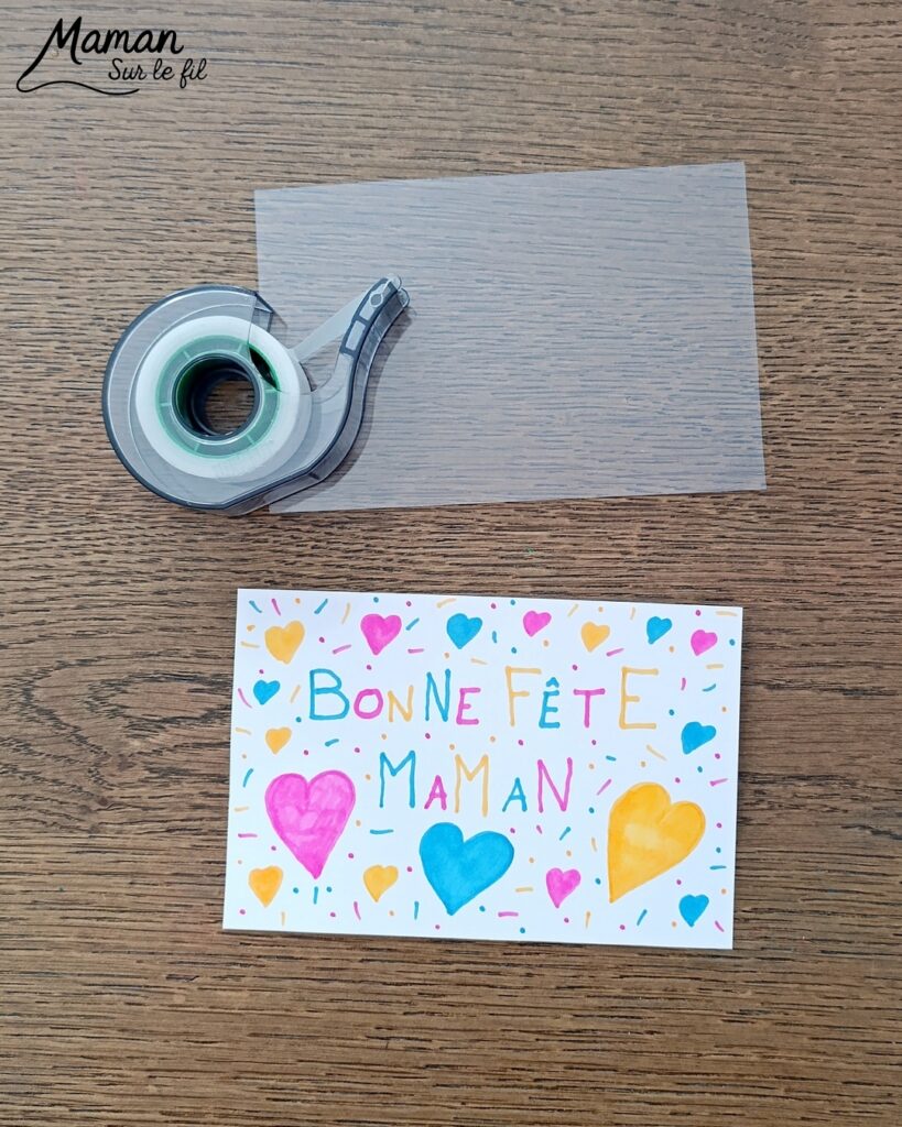 Créer une carte magique pour la fête des mères : activité créative, dessin et manuelle enfants - Carte surprise avec message et couleurs qui apparaissent quand on tire sur une feuille - Cadeau DIY Fait maison à offrir pour la fête des mères, grands-mères, pères, grands-pères - Magie et technique ludique - Carte colorée, joyeuse pour la fête des mères ou des pères - Cadeau DIY - Décoration DIY Fait maison - Arts visuels et Bricolage facile - Thème amour, amitié, Saint Valentin, fête des grands-mères, mères, grands-pères, pères - Bricolage et décoration sympa et facile - Arts visuels maternelle et élémentaire - Cycles 1 et 2 - Créativité - tutoriel photos et vidéo - mslf
