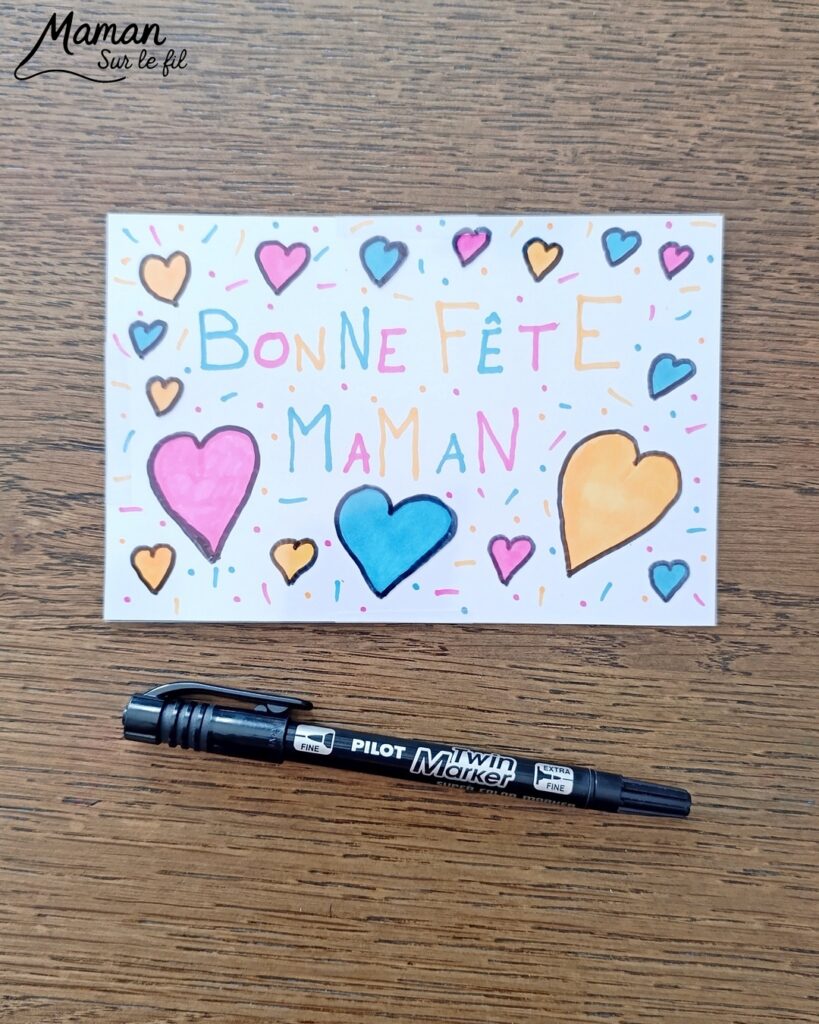 Créer une carte magique pour la fête des mères : activité créative, dessin et manuelle enfants - Carte surprise avec message et couleurs qui apparaissent quand on tire sur une feuille - Cadeau DIY Fait maison à offrir pour la fête des mères, grands-mères, pères, grands-pères - Magie et technique ludique - Carte colorée, joyeuse pour la fête des mères ou des pères - Cadeau DIY - Décoration DIY Fait maison - Arts visuels et Bricolage facile - Thème amour, amitié, Saint Valentin, fête des grands-mères, mères, grands-pères, pères - Bricolage et décoration sympa et facile - Arts visuels maternelle et élémentaire - Cycles 1 et 2 - Créativité - tutoriel photos et vidéo - mslf