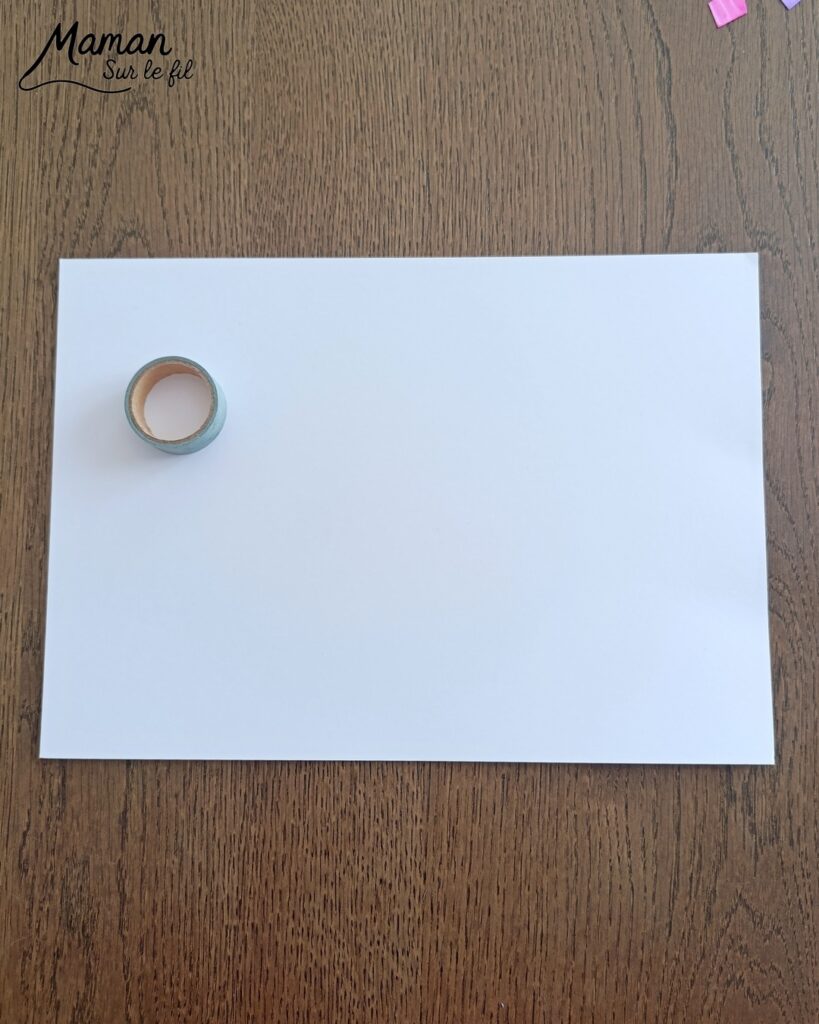 Créer une carte Maman en peinture soufflée à la paille : activité créative, peinture et manuelle enfants - Mot Maman écrit au washi ou masking tape - Tâches de peinture colorées soufflée à la paille pour un effet moderne, pop art, tag - Carte colorée, joyeux pour la fête des mères ou des pères - Cadeau DIY - Décoration DIY Fait maison - Arts visuels et Bricolage facile - Thème amour, amitié, Saint Valentin, fête des grands-mères, mères, grands-pères, pères - Bricolage et décoration sympa et facile - Arts visuels maternelle et élémentaire - Cycles 1 et 2 - Créativité - tutoriel photos - mslf