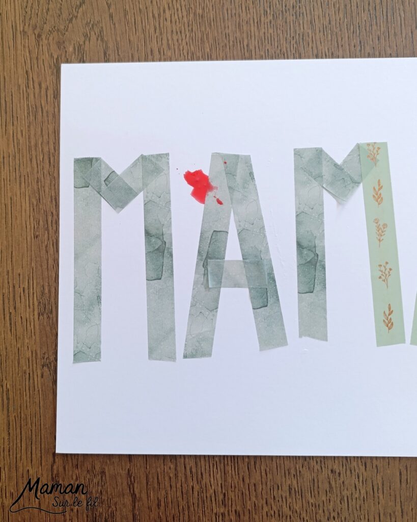 Créer une carte Maman en peinture soufflée à la paille : activité créative, peinture et manuelle enfants - Mot Maman écrit au washi ou masking tape - Tâches de peinture colorées soufflée à la paille pour un effet moderne, pop art, tag - Carte colorée, joyeux pour la fête des mères ou des pères - Cadeau DIY - Décoration DIY Fait maison - Arts visuels et Bricolage facile - Thème amour, amitié, Saint Valentin, fête des grands-mères, mères, grands-pères, pères - Bricolage et décoration sympa et facile - Arts visuels maternelle et élémentaire - Cycles 1 et 2 - Créativité - tutoriel photos - mslf