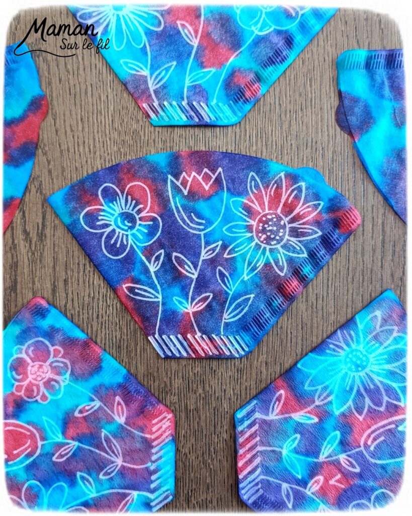 Fleurs avec des filtres à café et de l'encre : activité créative, peinture, dessins et manuelle enfants - Expérience magique grâce aux dessins faits au marqueur Peinture Posca blanc - Magie avec les fleurs qui apparaissent quand on dépose les gouttes d'encre à la pipette - Motricité fine - Décoration DIY Fait maison - Arts visuels et Bricolage facile - Thème fleurs, nature, printemps, jardin - Bricolage et décoration sympa et facile - Arts visuels maternelle et élémentaire - Cycles 1 et 2 - Créativité - tutoriel photos et vidéo - mslf