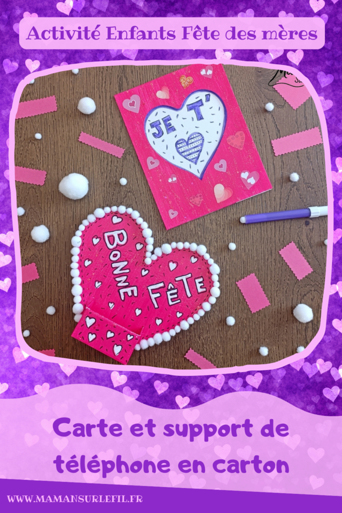 Fabriquer une carte et un support de téléphone en carton pour la fête des mères : activité créative, peinture, dessins et manuelle enfants - Matériel et supports en carton de chez Cléopâtre - Idée Cadeau à petit prix - Peinture rose, empreintes de doigts pour les coeurs, paillettes avec gel pailleté plein d'amour - Décor avec pompons blanc et message blanc et noir - Cadeau à offrir DIY Fait maison - Décoration DIY Fait maison - Arts visuels et Bricolage facile - Thème amour, amitié, Saint Valentin, fête des mères, grands-mères, pères, grands-pères - Bricolage et décoration sympa et facile - Arts visuels maternelle et élémentaire - Cycles 1 et 2 - Créativité - tutoriel photos - mslf