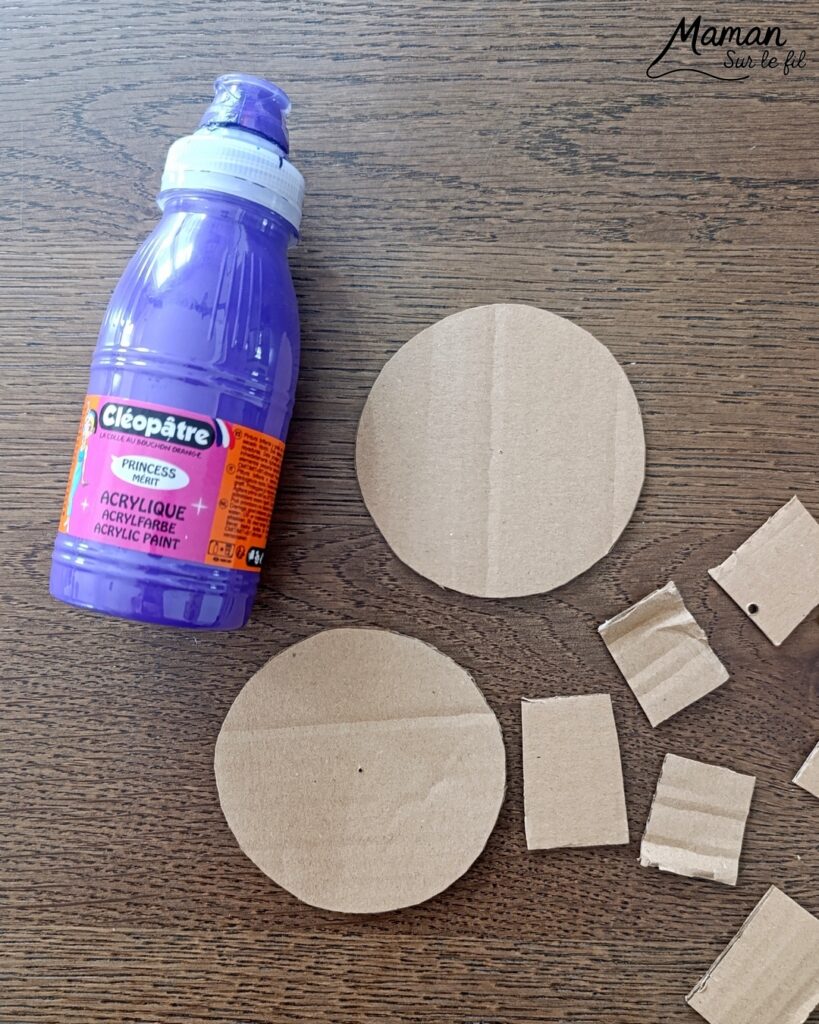 Fabriquer un petit tambourin avec du carton et des perles : activité créative, récup', peinture et manuelle enfants - Recyclage, surcyclage de carton - Cercles en carton , peinture et marqueurs Peinture pour la décoration - Crayon de couleur pour la poignée - Laine et perles en bois pour les percussions - Décoration DIY Fait maison - Arts visuels et Bricolage facile - Thème fête de la musique, instruments de musique, été - Bricolage et décoration sympa et facile - Arts visuels maternelle et élémentaire - Cycles 1 et 2 - Créativité - tutoriel photos et vidéos - mslf