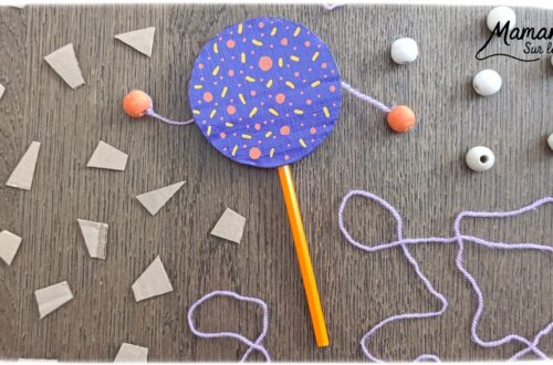 Fabriquer un petit tambourin avec du carton et des perles : activité créative, récup', peinture et manuelle enfants - Recyclage, surcyclage de carton - Cercles en carton , peinture et marqueurs Peinture pour la décoration - Crayon de couleur pour la poignée - Laine et perles en bois pour les percussions - Décoration DIY Fait maison - Arts visuels et Bricolage facile - Thème fête de la musique, instruments de musique, été - Bricolage et décoration sympa et facile - Arts visuels maternelle et élémentaire - Cycles 1 et 2 - Créativité - tutoriel photos et vidéos - mslf