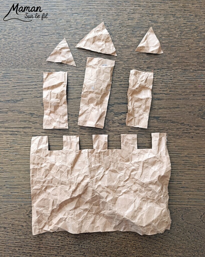 Créer un château de sable avec du papier Kraft froissé : activité créative, papier, peinture et manuelle enfants - Froissage, découpage et collage de papier -Fond en bande de peinture façon aquarelle et peinture éclaboussée - Technique de peinture ludique - Dessins - Décoration DIY Fait maison - Arts visuels et Bricolage facile - Thème mer, océans, plage, été, vacances, loisirs - Bricolage et décoration sympa et facile - Arts visuels maternelle et élémentaire - Cycles 1 et 2 - Créativité - tutoriel photos et vidéo - mslf
