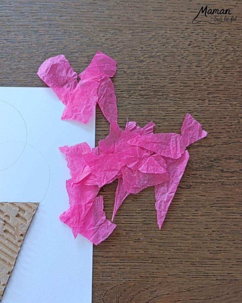 Fabriquer une glace avec du carton ondulé et des boules de papier de soie froissé : activité créative, récup' et manuelle enfants - Recyclage, surcyclage de carton épais et déchiré - Collage de boules de papier de soie froissé pour la texture et un effet 3D et en relief - Dessin et graphismes - Décoration DIY Fait maison - Arts visuels et Bricolage facile - Thème gourmandises, goûters, vacances, été - Bricolage et décoration sympa et facile - Arts visuels maternelle et élémentaire, adultes - Cycles 1 et 2 - Créativité - tutoriel photos et vidéo - mslf