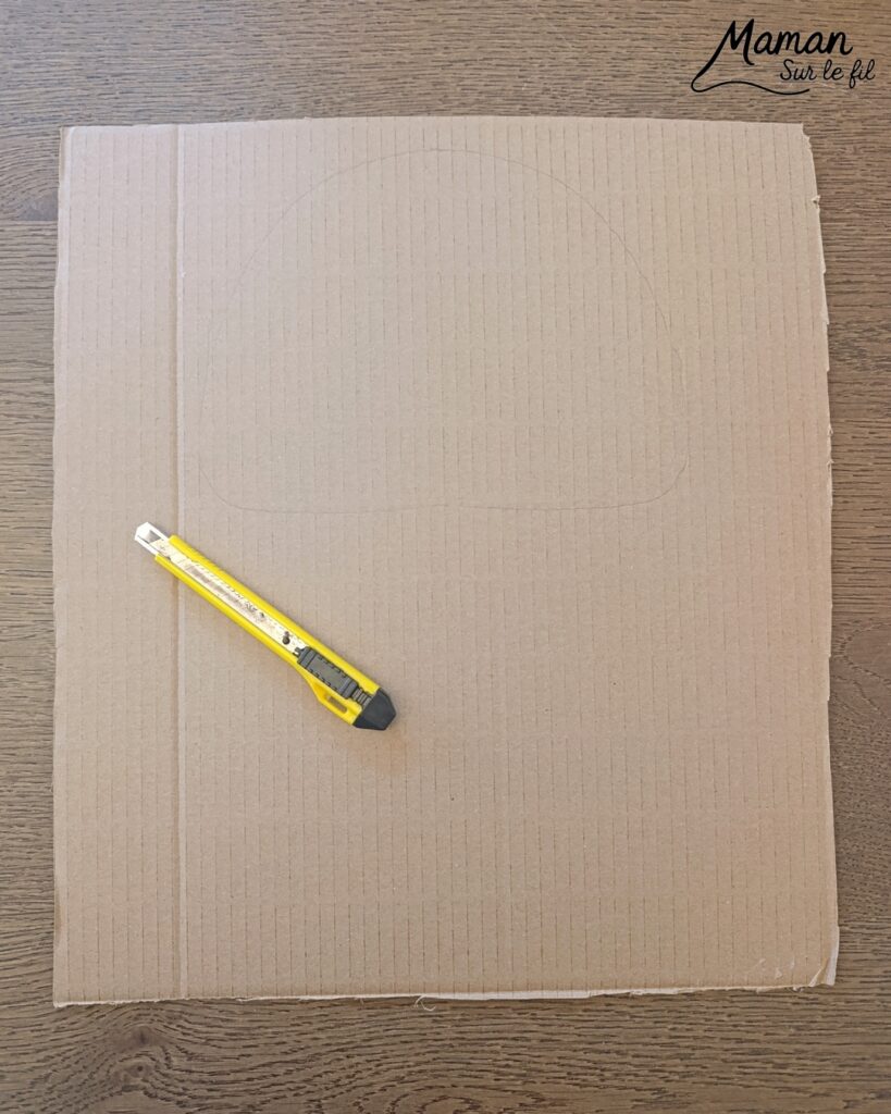 Fabriquer une méduse en carton, fils chenille et perles : activité créative, récup', peinture et manuelle enfants - Recyclage, surcyclage de carton - Peinture au tampon pour la méduse - Dessin aux marqueurs Peinture - Fils chenille pour les filaments, les tentacules - Perles à glisser sur les fils chenille pour la décoration et travailler la motricité fine - Décoration DIY Fait maison - Arts visuels et Bricolage facile - Thème animaux marins, mer, océans, plage, été - Bricolage et décoration sympa et facile - Arts visuels maternelle et élémentaire, adultes - Cycles 1 et 2 - Créativité - tutoriel photos et vidéo - mslf