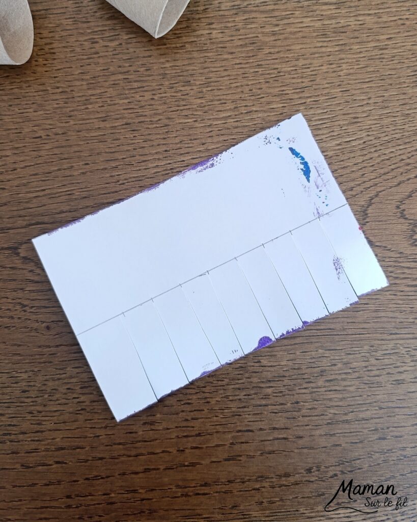 Fabriquer des pieuvres mignonnes avec des rouleaux en carton : activité créative, peinture, récup' et manuelle enfants - Recyclage, surcyclage de rouleaux de PQ, de papier toilettes en carton - Peinture aux tampons ronds - Découpage, collage, enroulage de papier - Gommettes yeiux et petit noeud pour la décoration - Décoration DIY Fait maison - Arts visuels et Bricolage facile - Thème animaux marins, mer, océans, plage, été - Bricolage et décoration sympa et facile - Arts visuels maternelle et élémentaire, adultes - Cycles 1 et 2 - Créativité - tutoriel photos - mslf