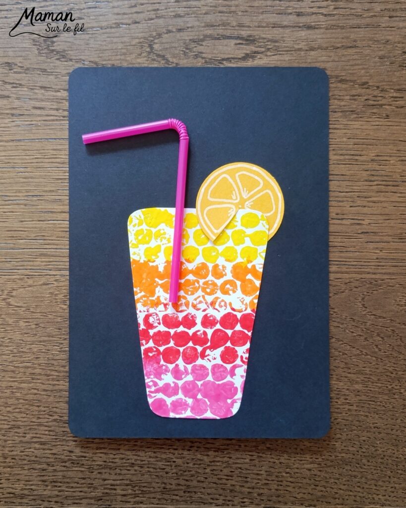Peindre des cocktails avec du papier à bulles : activité créative, peinture, récup' et manuelle enfants - Recyclage, surcyclage de papier à bulles - Deux techniques et deux façons de faire - Garder le papier à bulles et l'utiliser comme empreintes - Rondelles de citron, pailles, dégradés de couleurs - Découpage, collage - Contraste entre couleurs vives et noir - Peinture avec cotons-tiges et pointillisme - Décoration DIY Fait maison - Arts visuels et Bricolage facile - Thème gourmandises, boissons, apéro, goûters, vacances, été - Bricolage et décoration sympa et facile - Arts visuels maternelle et élémentaire, adultes - Cycles 1 et 2 - Créativité - tutoriel photos et vidéo - mslf