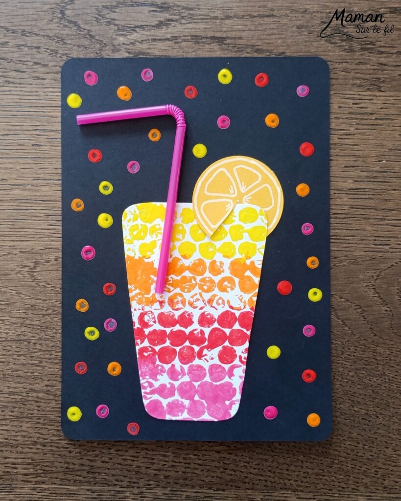 Peindre des cocktails avec du papier à bulles : activité créative, peinture, récup' et manuelle enfants - Recyclage, surcyclage de papier à bulles - Deux techniques et deux façons de faire - Garder le papier à bulles et l'utiliser comme empreintes - Rondelles de citron, pailles, dégradés de couleurs - Découpage, collage - Contraste entre couleurs vives et noir - Peinture avec cotons-tiges et pointillisme - Décoration DIY Fait maison - Arts visuels et Bricolage facile - Thème gourmandises, boissons, apéro, goûters, vacances, été - Bricolage et décoration sympa et facile - Arts visuels maternelle et élémentaire, adultes - Cycles 1 et 2 - Créativité - tutoriel photos et vidéo - mslf