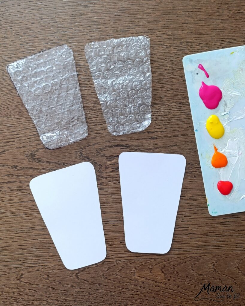 Peindre des cocktails avec du papier à bulles : activité créative, peinture, récup' et manuelle enfants - Recyclage, surcyclage de papier à bulles - Deux techniques et deux façons de faire - Garder le papier à bulles et l'utiliser comme empreintes - Rondelles de citron, pailles, dégradés de couleurs - Découpage, collage - Contraste entre couleurs vives et noir - Peinture avec cotons-tiges et pointillisme - Décoration DIY Fait maison - Arts visuels et Bricolage facile - Thème gourmandises, boissons, apéro, goûters, vacances, été - Bricolage et décoration sympa et facile - Arts visuels maternelle et élémentaire, adultes - Cycles 1 et 2 - Créativité - tutoriel photos et vidéo - mslf