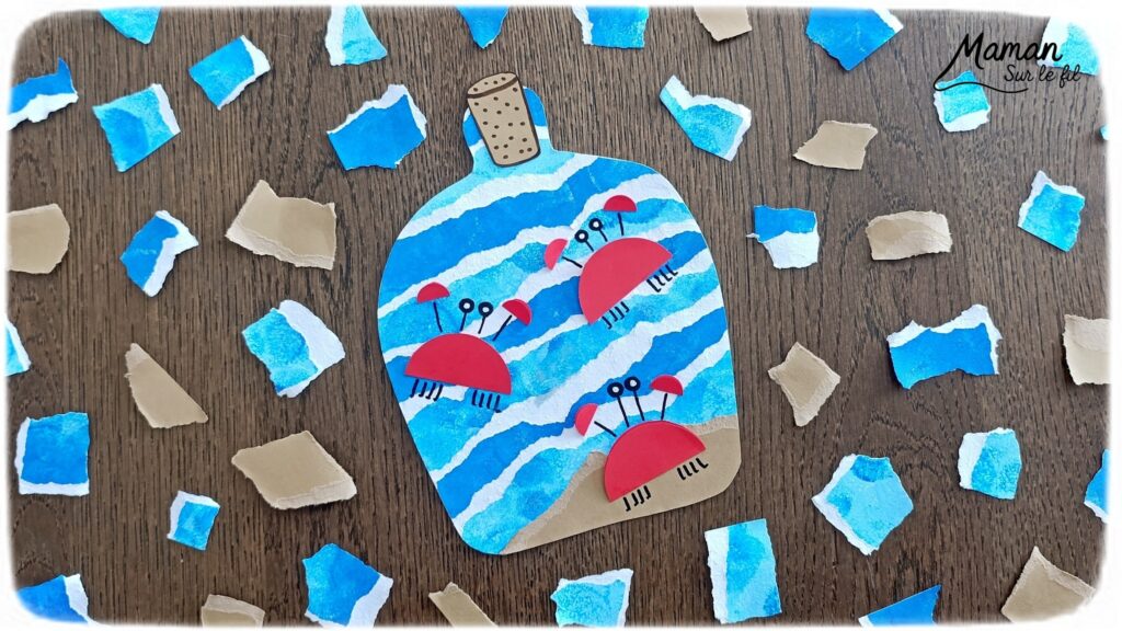 Créer une bouteille d'été et ses petits crabes : activité créative, peinture, papier et manuelle enfants - Peinture aux tampons en camaïeu de bleu - Papier déchiré pour les vagues - Bouteille estivale souvenir - Découpage et collage de papier pour le sable, le bouchon et les crabes - Géométrie, cercles, compas - Dessin pour les détails - Décoration DIY Fait maison - Arts visuels et Bricolage facile - Thème animaux marins, mer, océans, plage, été, vacances - Bricolage et décoration sympa et facile - Arts visuels maternelle et élémentaire - Cycles 1 et 2 - Créativité - tutoriel photos - mslf