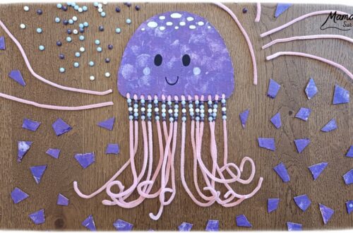 Fabriquer une méduse en carton, fils chenille et perles : activité créative, récup', peinture et manuelle enfants - Recyclage, surcyclage de carton - Peinture au tampon pour la méduse - Dessin aux marqueurs Peinture - Fils chenille pour les filaments, les tentacules - Perles à glisser sur les fils chenille pour la décoration et travailler la motricité fine - Décoration DIY Fait maison - Arts visuels et Bricolage facile - Thème animaux marins, mer, océans, plage, été - Bricolage et décoration sympa et facile - Arts visuels maternelle et élémentaire, adultes - Cycles 1 et 2 - Créativité - tutoriel photos et vidéo - mslf