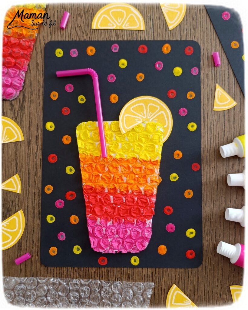 Peindre des cocktails avec du papier à bulles : activité créative, peinture, récup' et manuelle enfants - Recyclage, surcyclage de papier à bulles - Deux techniques et deux façons de faire - Garder le papier à bulles et l'utiliser comme empreintes - Rondelles de citron, pailles, dégradés de couleurs - Découpage, collage - Contraste entre couleurs vives et noir - Peinture avec cotons-tiges et pointillisme - Décoration DIY Fait maison - Arts visuels et Bricolage facile - Thème gourmandises, boissons, apéro, goûters, vacances, été - Bricolage et décoration sympa et facile - Arts visuels maternelle et élémentaire, adultes - Cycles 1 et 2 - Créativité - tutoriel photos et vidéo - mslf
