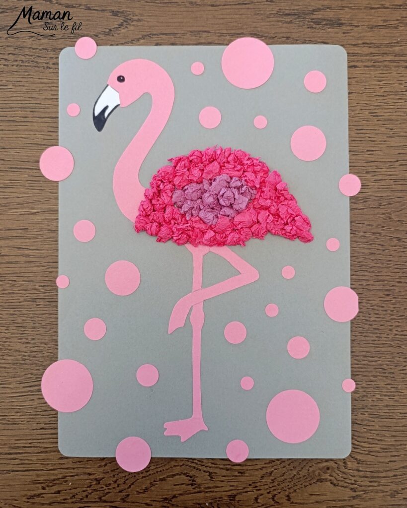 Créer un flamant rose avec des boules de papier de soie froissé : activité créative, récup' et manuelle enfants - Recyclage, surcyclage de papier de soie ou de papier crépon -Déchirage et froissage en boules - Découpage et Collage de papier -Motricité fine - Fond avec des cercles découpés à la perforatrice - Arts visuels et Bricolage facile - Thème animaux, oiseaux, été, vacances - Bricolage et décoration sympa et facile - Arts visuels maternelle et élémentaire - Cycles 1 et 2 - Créativité - tutoriel photos - mslf