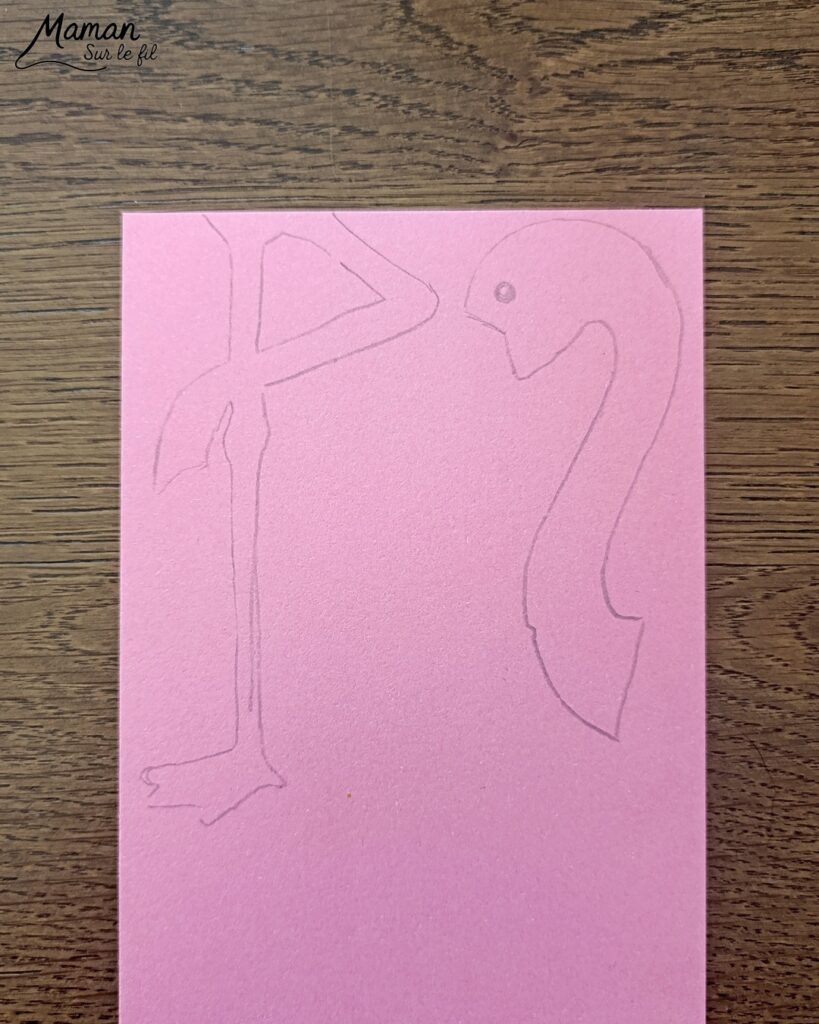 Créer un flamant rose avec des boules de papier de soie froissé : activité créative, récup' et manuelle enfants - Recyclage, surcyclage de papier de soie ou de papier crépon -Déchirage et froissage en boules - Découpage et Collage de papier -Motricité fine - Fond avec des cercles découpés à la perforatrice - Arts visuels et Bricolage facile - Thème animaux, oiseaux, été, vacances - Bricolage et décoration sympa et facile - Arts visuels maternelle et élémentaire - Cycles 1 et 2 - Créativité - tutoriel photos - mslf