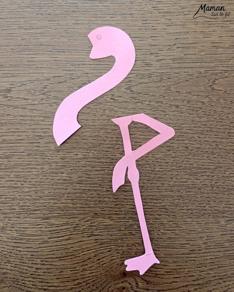 Créer un flamant rose avec des boules de papier de soie froissé : activité créative, récup' et manuelle enfants - Recyclage, surcyclage de papier de soie ou de papier crépon -Déchirage et froissage en boules - Découpage et Collage de papier -Motricité fine - Fond avec des cercles découpés à la perforatrice - Arts visuels et Bricolage facile - Thème animaux, oiseaux, été, vacances - Bricolage et décoration sympa et facile - Arts visuels maternelle et élémentaire - Cycles 1 et 2 - Créativité - tutoriel photos - mslf