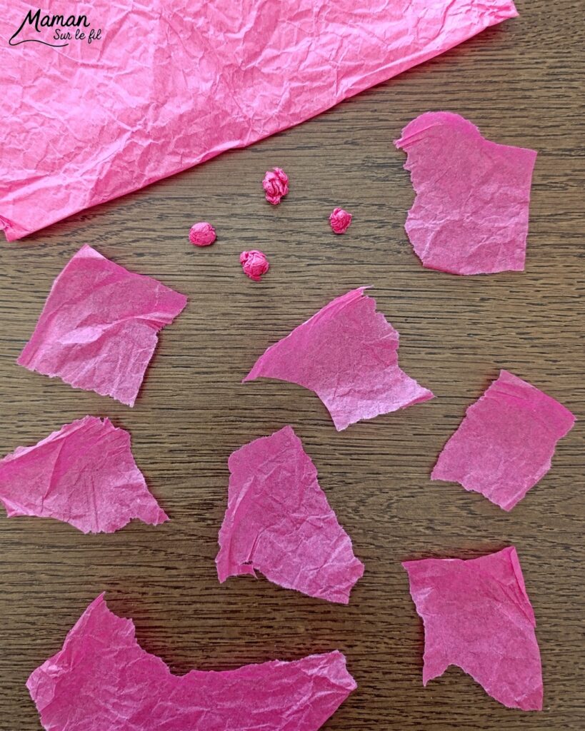 Créer un flamant rose avec des boules de papier de soie froissé : activité créative, récup' et manuelle enfants - Recyclage, surcyclage de papier de soie ou de papier crépon -Déchirage et froissage en boules - Découpage et Collage de papier -Motricité fine - Fond avec des cercles découpés à la perforatrice - Arts visuels et Bricolage facile - Thème animaux, oiseaux, été, vacances - Bricolage et décoration sympa et facile - Arts visuels maternelle et élémentaire - Cycles 1 et 2 - Créativité - tutoriel photos - mslf
