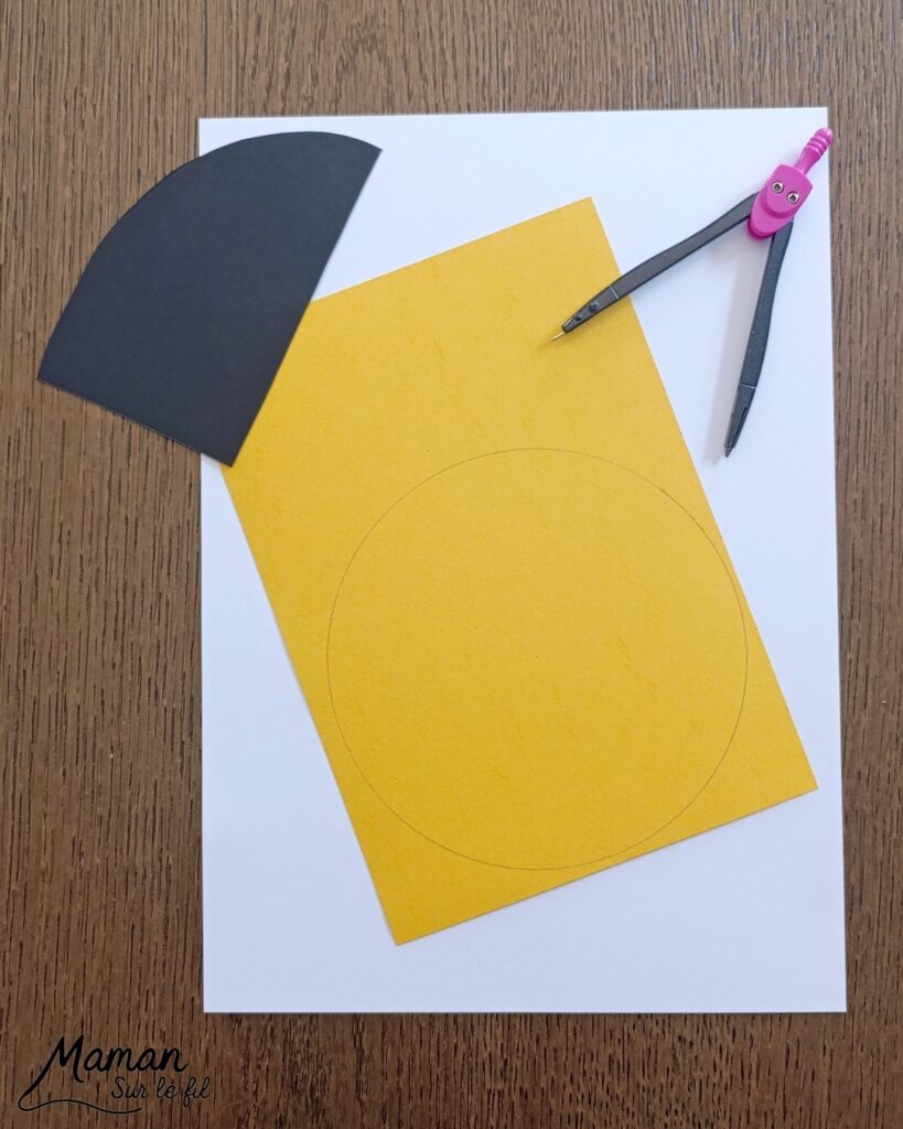 Fabriquer des bateaux en papier qui se balancent : activité créative et manuelle enfants - Découpage, collage de papier cartonnée - Perforatrice rond - Bricolage, dessins, graphismes - Culbuto, bateaux qui dansent - Jeu et Décoration DIY Fait maison - Arts visuels et Bricolage facile - Thème véhicules maritimes, bateaux, navires, océans, mer, été, vacances - Bricolage et décoration sympa et facile - Arts visuels maternelle et élémentaire - Cycles 1 et 2 - Créativité - tutoriel photos et vidéo - mslf