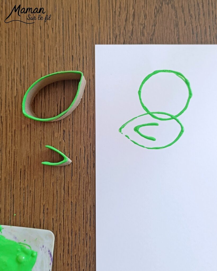 Peindre des petits canards avec des rouleaux de PQ en carton : activité créative, récup', peinture et manuelle enfants - Recyclage, surcyclage de rouleaux de papier toilette en carton - Peinture, coloriage et dessin - Crayons de couleur et gommettes pour les yeux - Arts visuels et Bricolage facile - Thème animaux de la ferme, campagne, oiseaux - Bricolage et décoration sympa et facile - Arts visuels maternelle et élémentaire - Cycles 1 et 2 - Créativité - tutoriel photos - mslf
