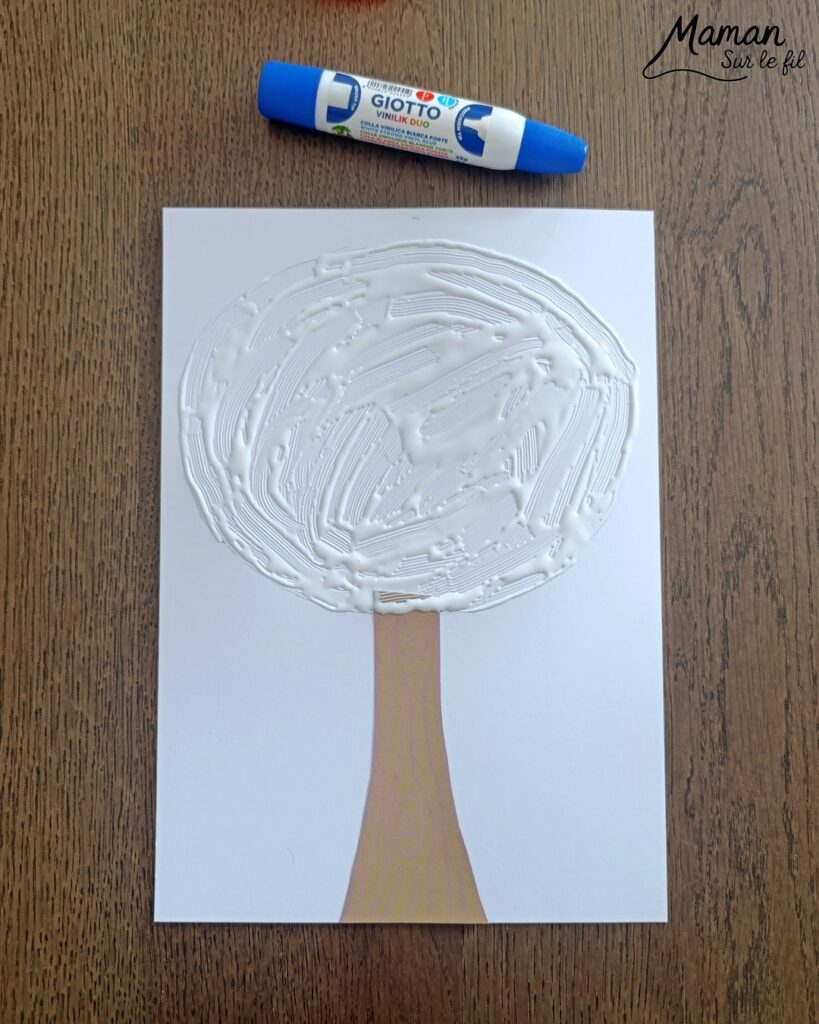 Créer un arbre d'automne en papier de soie froissé et présentation de l'agenda de la nature du jardin 2027 Salamandre : activité créative, collage et manuelle et lecture enfants - Motricité fine pour créer les boules en froissant le papier de soie (ou le papier crépon) - Récup', recyclage, surcyclage de papier de soie des colis - Découpage, collage, dessin - Avis sur le nouvel agenda de la nature au jardin Salamandre 2027 - Plein de petites informations et astuces - parfaits pour 4 à 99 ans, amoureux de la nature et des animaux - Maternelle, Primaire, collège, lycée, adultes - Complet et qualitatif - Jolies illustrations - Bricolage et décoration DIY et facile - Bricolage Fait maison, décoration - Thème Forêts, Arbres, automne, animaux, nature - Bricolage sympa et facile - Arts visuels Maternelle et cycle 2 - Maternelle et élémentaire - Créativité et lecture jeunesse - Cycle 1 ou 2 - tutoriel photos et vidéo - mslf