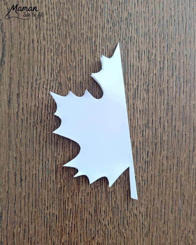 Créer une guirlande de feuilles mortes d'automne en peinture symétrique : activité créative, peinture et manuelle - Découpage des feuilles et peinture par symétrie en pliant le papier en deux - Technique de peinture pour aborder la symétrie - Couleurs chaudes et automnales - Scotchage à un fil ou à un bout de laine pour en faire une guirlande à suspendre, une suspension pour décorer - Bricolage et décoration DIY et facile - Bricolage Fait maison, décoration - Thème Forêts, Arbres, feuilles mortes, automne - Bricolage sympa et facile - Arts visuels Maternelle et cycle 2 - Maternelle et élémentaire - Créativité et lecture jeunesse - Cycle 1 ou 2 - tutoriel photos - mslf