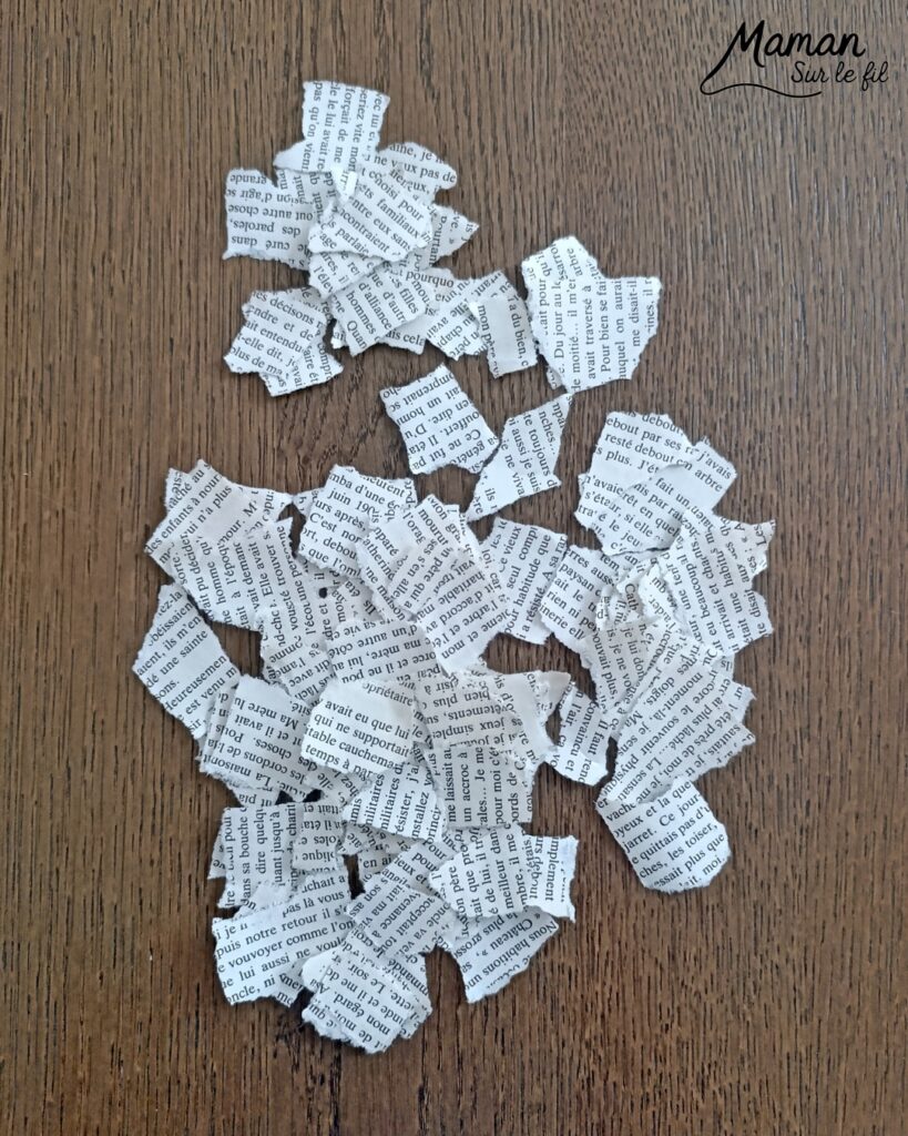 Créer un mouton en pages de livre déchirées : activité créative, récup' et manuelle enfants - Recyclage, surcyclage de vieux livres abîmés - Déchirage, découpage, collage de papier - Graphismes et dessin - Arts visuels et Bricolage facile - Thème animaux de la ferme, campagne - Bricolage et décoration sympa et facile - Arts visuels maternelle et élémentaire - Cycles 1 et 2 - Créativité - tutoriel photos - mslf