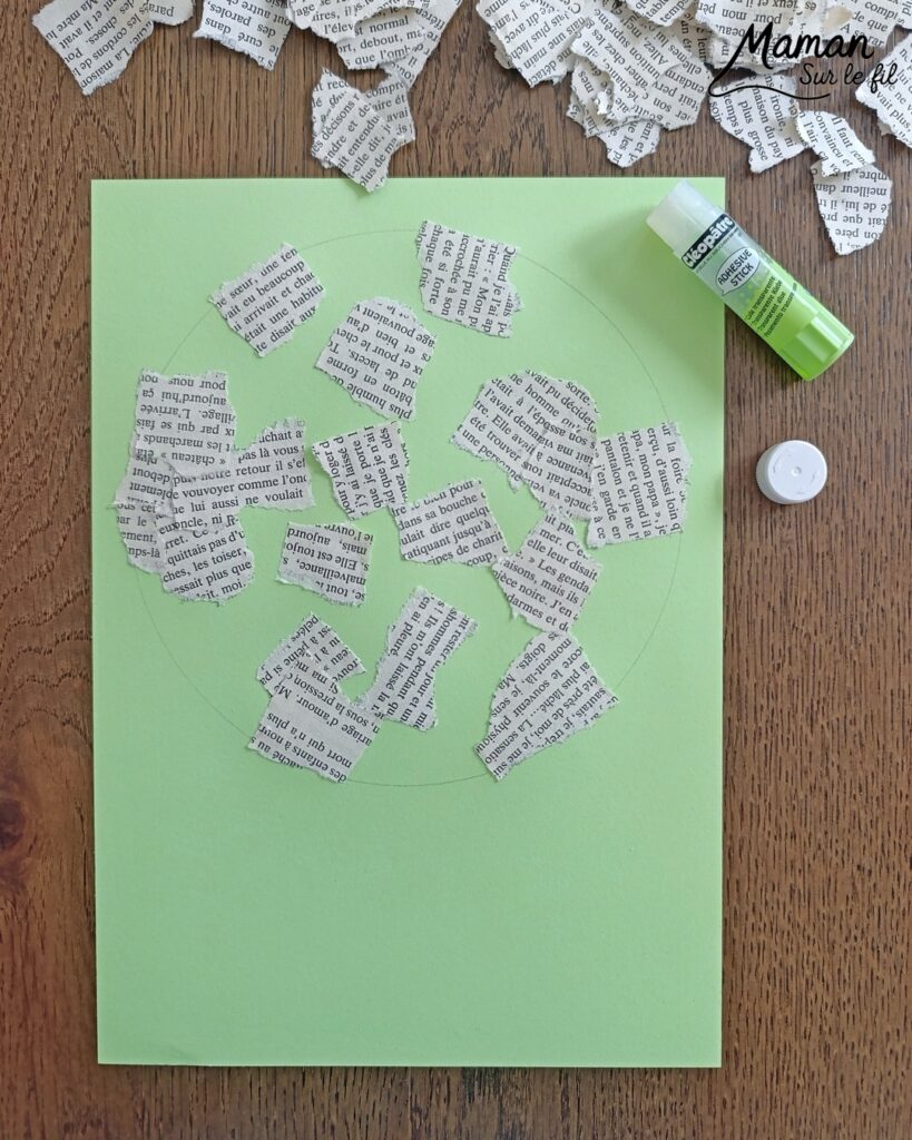 Créer un mouton en pages de livre déchirées : activité créative, récup' et manuelle enfants - Recyclage, surcyclage de vieux livres abîmés - Déchirage, découpage, collage de papier - Graphismes et dessin - Arts visuels et Bricolage facile - Thème animaux de la ferme, campagne - Bricolage et décoration sympa et facile - Arts visuels maternelle et élémentaire - Cycles 1 et 2 - Créativité - tutoriel photos - mslf