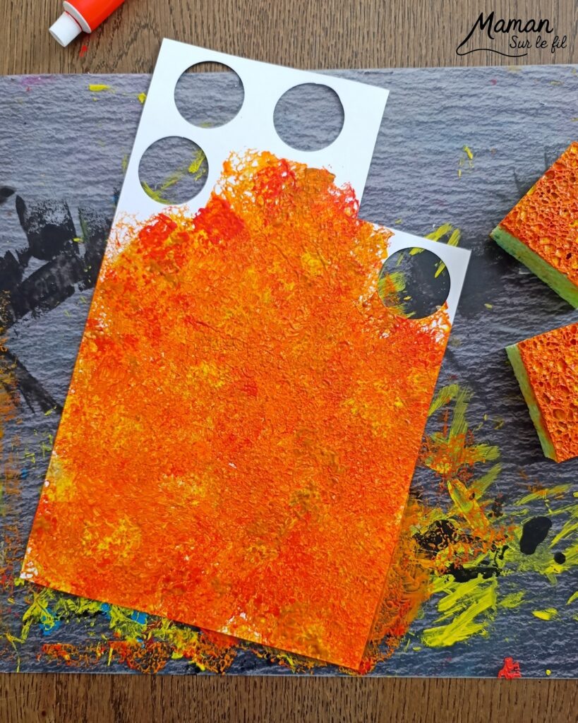 Créer une vache au milieu des feuilles d'automne et présentation des nouveaux hors-séries Salamandre : activité créative, peinture, collage et manuelle et lecture enfants - Fond en peinture à l'éponge dans des couleurs chaudes et automnales - Découpage des éléments de la vache et des feuilles - Dessin des détails et collage des éléments - Avis sur les magazines Hors-série Petite Salamandre, Salamandre Junior, Revue Salamandre parfaits pour 4 à 99 ans, amoureux de la nature et des animaux - Maternelle, Primaire, collège, lycée, adultes - 3 versions pour tout âge - Complet et qualitatif - Reportages, belles photos, BD, jeux, activités manuelles... - Bricolage et décoration DIY et facile - Bricolage Fait maison, décoration - Thème Forêts, Arbres, animaux des bois, automne, animaux de la ferme - Bricolage sympa et facile - Arts visuels Maternelle et cycle 2 - Maternelle et élémentaire - Créativité et lecture jeunesse - Cycle 1 ou 2 - tutoriel photos - mslf