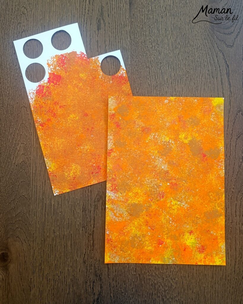 Créer une vache au milieu des feuilles d'automne et présentation des nouveaux hors-séries Salamandre : activité créative, peinture, collage et manuelle et lecture enfants - Fond en peinture à l'éponge dans des couleurs chaudes et automnales - Découpage des éléments de la vache et des feuilles - Dessin des détails et collage des éléments - Avis sur les magazines Hors-série Petite Salamandre, Salamandre Junior, Revue Salamandre parfaits pour 4 à 99 ans, amoureux de la nature et des animaux - Maternelle, Primaire, collège, lycée, adultes - 3 versions pour tout âge - Complet et qualitatif - Reportages, belles photos, BD, jeux, activités manuelles... - Bricolage et décoration DIY et facile - Bricolage Fait maison, décoration - Thème Forêts, Arbres, animaux des bois, automne, animaux de la ferme - Bricolage sympa et facile - Arts visuels Maternelle et cycle 2 - Maternelle et élémentaire - Créativité et lecture jeunesse - Cycle 1 ou 2 - tutoriel photos - mslf