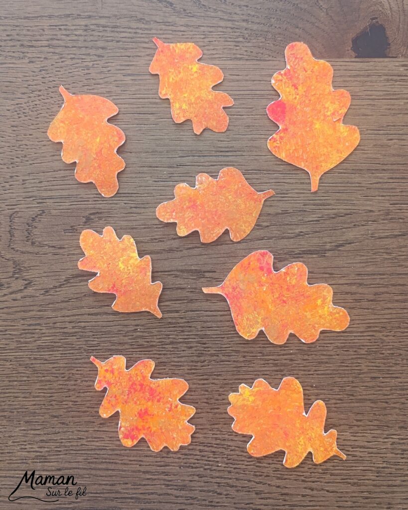 Créer une vache au milieu des feuilles d'automne et présentation des nouveaux hors-séries Salamandre : activité créative, peinture, collage et manuelle et lecture enfants - Fond en peinture à l'éponge dans des couleurs chaudes et automnales - Découpage des éléments de la vache et des feuilles - Dessin des détails et collage des éléments - Avis sur les magazines Hors-série Petite Salamandre, Salamandre Junior, Revue Salamandre parfaits pour 4 à 99 ans, amoureux de la nature et des animaux - Maternelle, Primaire, collège, lycée, adultes - 3 versions pour tout âge - Complet et qualitatif - Reportages, belles photos, BD, jeux, activités manuelles... - Bricolage et décoration DIY et facile - Bricolage Fait maison, décoration - Thème Forêts, Arbres, animaux des bois, automne, animaux de la ferme - Bricolage sympa et facile - Arts visuels Maternelle et cycle 2 - Maternelle et élémentaire - Créativité et lecture jeunesse - Cycle 1 ou 2 - tutoriel photos - mslf