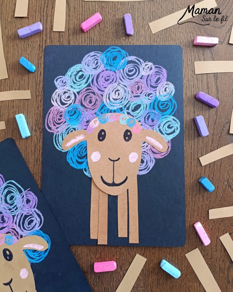 Créer un mouton en gribouillage de pastels secs sur fond noir : activité créative, dessin et manuelle enfants - Ronds, spirales, gribouillages aux pastels secs pour la laine - Découpage et collage pour la tête et les pattes - Arts visuels et Bricolage facile - Thème animaux de la ferme, campagne - Bricolage et décoration sympa et facile - Arts visuels maternelle et élémentaire - Cycles 1 et 2 - Créativité - tutoriel photos et vidéo - mslf