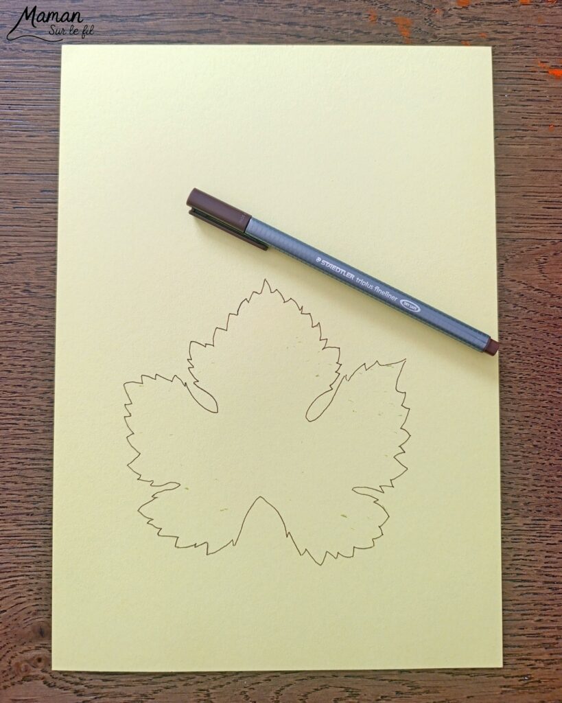 Dessiner un renard avec une feuille de vigne : activité créative, nature, dessin et manuelle - Land art - Utilisation de la nature dans les créations - Dessiner le contour d'une feuille de vigne et la colorier - Dessin, coloriage, découpage, collage - Tête de renard rigolote - Carte automnale - Bricolage et décoration DIY et facile - Bricolage Fait maison, décoration - Thème Animaux de la forêts, des bois de la campagne, automne - Bricolage sympa et facile - Arts visuels Maternelle et cycle 2 - Maternelle et élémentaire - Créativité - Cycle 1 ou 2 - tutoriel photos et vidéo - mslf
